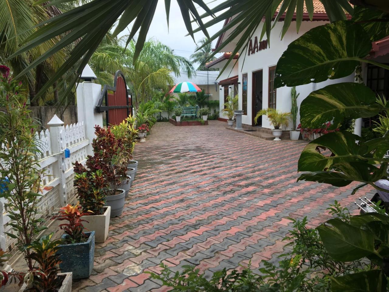 Aa Inn Trincomalee Ngoại thất bức ảnh